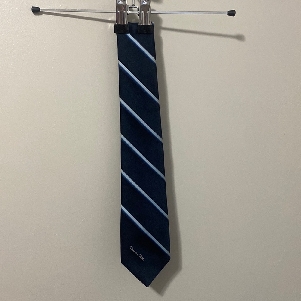 Vintage Oscar De La Renta Navy Tie